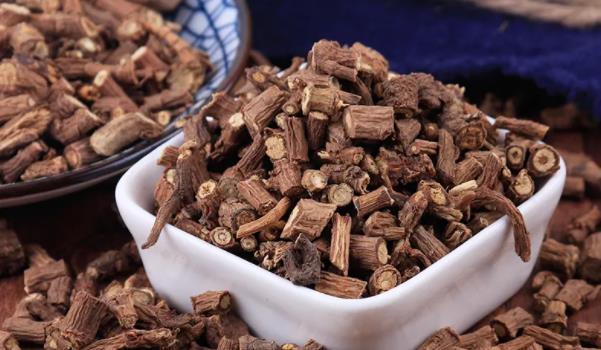 柴胡長(zhǎng)什么樣子的圖片 柴胡有哪些功效與作用 柴胡長(zhǎng)什么樣子的圖片 柴胡有哪些功效與作用