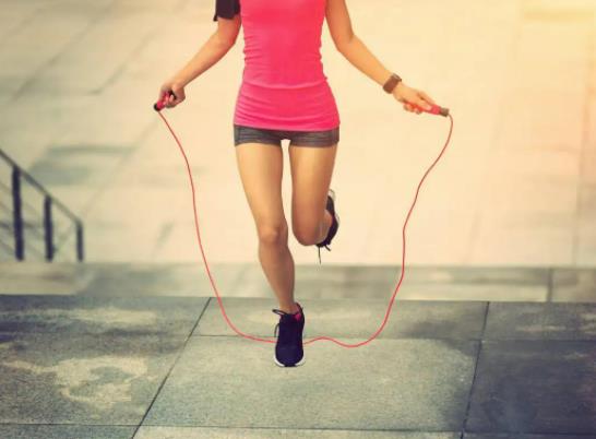 跳繩減肥先瘦哪里?一天跳繩跳多少個(gè)比較好