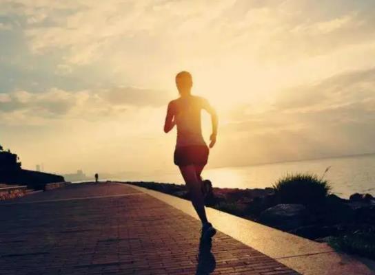 晨跑一個月能瘦十斤嗎?晨跑前要不要吃早餐