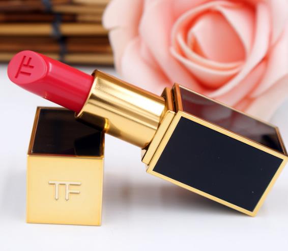 tomford口紅怎么樣 持久不沾杯水潤顯色度