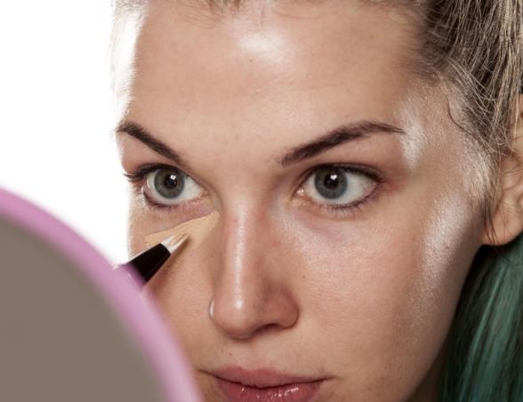 透真遮瑕筆好用嗎 自然貼合膚色遮瑕保濕效果好