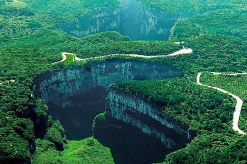 中國最貴的天然四合院,建在懸崖天坑之下,市值高達20多億