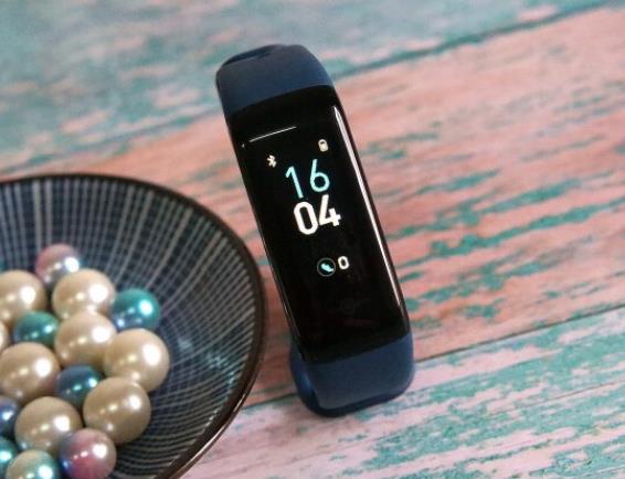 老人智能手環的功能及用途 精準定位緊急呼救健康檢測 老人智能手環的功能及用途 精準定位緊急呼救健康檢測