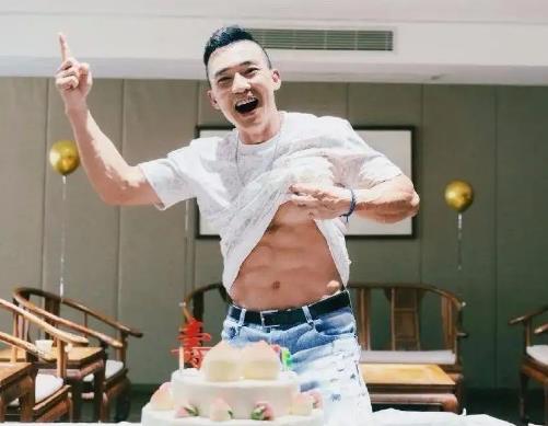 劉畊宏直播健身回放哪里有?劉畊宏的健身操有用嗎