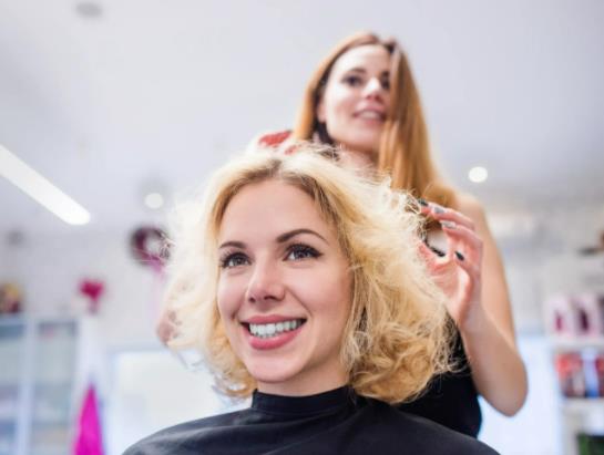 頭發做完蛋白矯正多久可以染色?蛋白矯正影響發色嗎