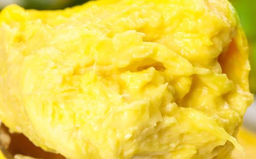 女人吃榴蓮一次吃多少合適 吃榴蓮月經排出很多血塊正常嗎