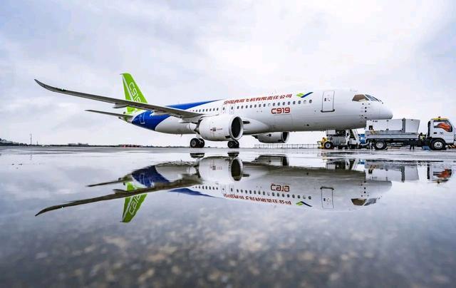 國產大飛機C919商業首航成功 國產大飛機C919商業首航成功