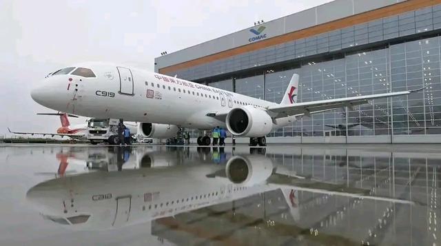 國產大飛機C919商業首航成功 國產大飛機C919商業首航成功