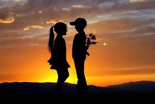 剛和現(xiàn)任在一起總想到前任怎么辦?前男友有新歡把我當(dāng)備胎怎么辦