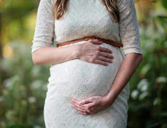 意外懷孕一個月人流好還是藥流好?懷孕不到3個月肚子顯大是怎么回事 意外懷孕一個月人流好還是藥流好?懷孕不到3個月肚子顯大是怎么回事