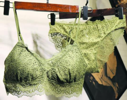 內(nèi)衣剛穿都是有點(diǎn)緊嗎??jī)?nèi)衣有一點(diǎn)點(diǎn)緊是合適的嗎 內(nèi)衣剛穿都是有點(diǎn)緊嗎??jī)?nèi)衣有一點(diǎn)點(diǎn)緊是合適的嗎