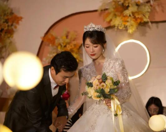 女方給新郎多少改口費?結婚有必要給改口費嗎 女方給新郎多少改口費?結婚有必要給改口費嗎