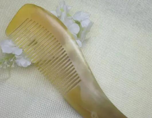 牛角梳紋路越多越好嗎?牛角梳怎么辨別真假 牛角梳紋路越多越好嗎?牛角梳怎么辨別真假