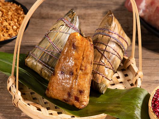 包甜粽子放白糖還是冰糖好?粽子燜了一夜就臭了怎么回事 包甜粽子放白糖還是冰糖好?粽子燜了一夜就臭了怎么回事