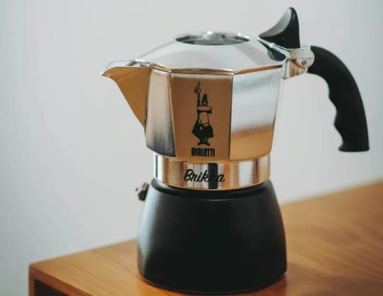 摩卡壺為什么會噴濺咖啡?摩卡壺如何在電磁爐上用 摩卡壺為什么會噴濺咖啡?摩卡壺如何在電磁爐上用