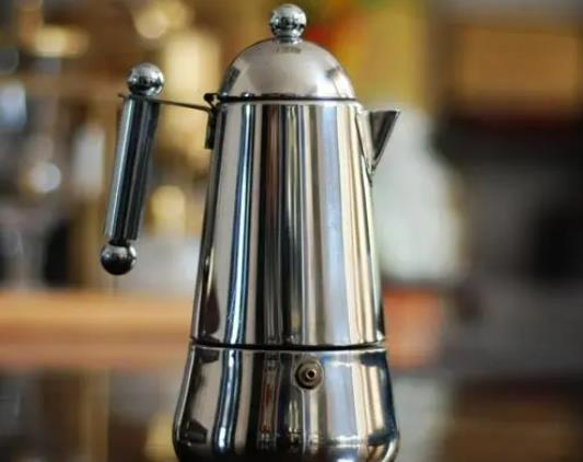 摩卡壺為什么會噴濺咖啡?摩卡壺如何在電磁爐上用 摩卡壺為什么會噴濺咖啡?摩卡壺如何在電磁爐上用