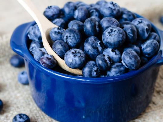 每天吃一把藍(lán)莓堅持一年有什么好處?藍(lán)莓買回家不放冰箱怎樣保存 每天吃一把藍(lán)莓堅持一年有什么好處?藍(lán)莓買回家不放冰箱怎樣保存