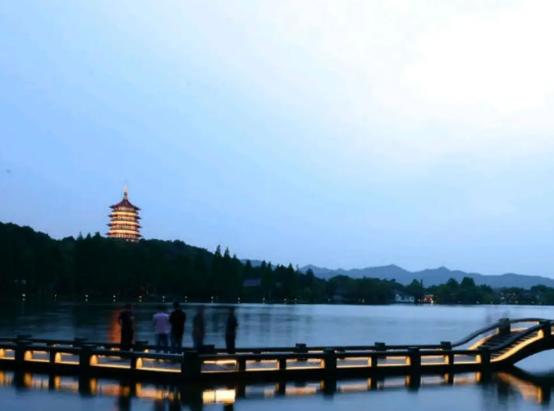 中國五大最美的湖,青海湖是中國八大鳥類保護區之首、喀納斯湖很神秘 中國五大最美的湖,青海湖是中國八大鳥類保護區之首、喀納斯湖很神秘