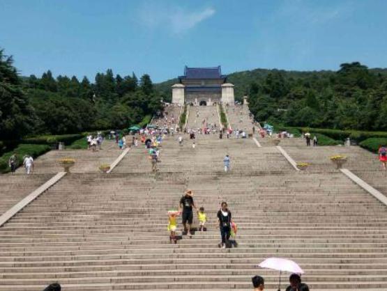 �Ͼ���ȥʮ��vʷ���c����ɽ��@��ݰ��硢��Т�꽨����ˇ�߳�