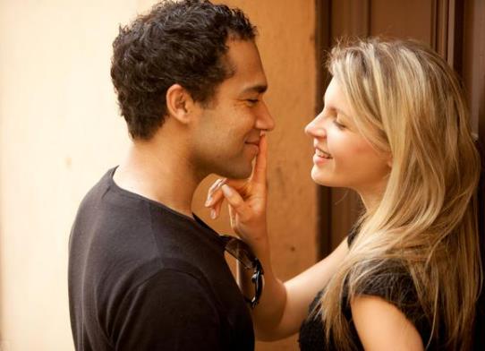 不想遠嫁又舍不得分手怎么辦?遠嫁回門宴該怎么辦 不想遠嫁又舍不得分手怎么辦?遠嫁回門宴該怎么辦