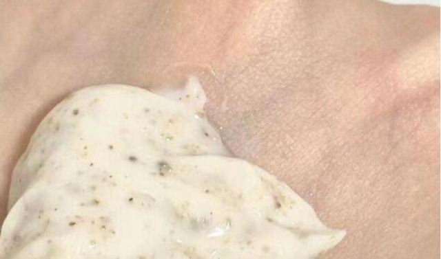 磨砂膏的可以祛黑頭嗎?為什么磨砂膏能去后背痘痘 磨砂膏的可以祛黑頭嗎?為什么磨砂膏能去后背痘痘