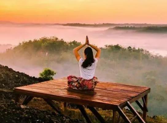 在陽臺上曬背可以嗎?曬背出汗好還是不出汗好 在陽臺上曬背可以嗎?曬背出汗好還是不出汗好