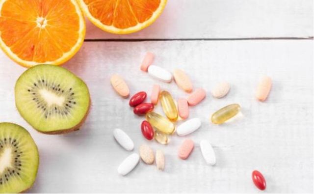 臉上有斑吃維C還是維E好 維生素C維生素E煙酰胺咀嚼片的功效是什么 臉上有斑吃維C還是維E好 維生素C維生素E煙酰胺咀嚼片的功效是什么