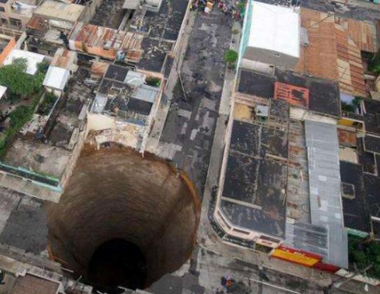 世界十大坑洞排名,天然氣坑洞號稱地獄之門、金伯利鉆石礦坑鉆石含量高 世界十大坑洞排名,天然氣坑洞號稱地獄之門、金伯利鉆石礦坑鉆石含量高