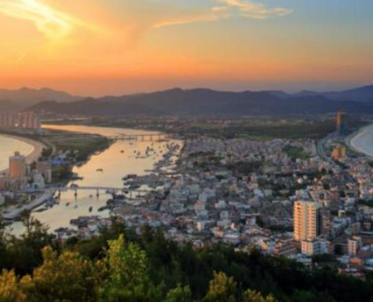 �V�|ʮ��(qi��ng)�h���а��Ռ��h���Ļ�֮�l(xi��ng)�����_�h��(j��ng)��(j��)�l(f��)չ��