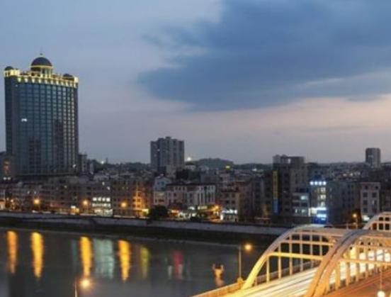 �V�|ʮ��(qi��ng)�h���а��Ռ��h���Ļ�֮�l(xi��ng)�����_�h��(j��ng)��(j��)�l(f��)չ��