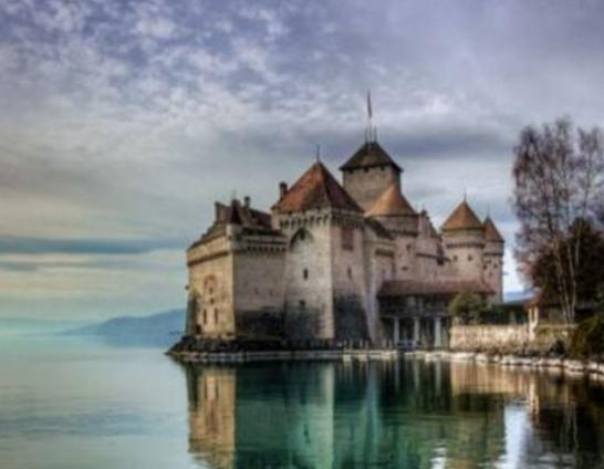 歐洲十大城堡排行榜,圣米歇爾山城堡像個小王國、薩爾斯堡讓人留戀 歐洲十大城堡排行榜,圣米歇爾山城堡像個小王國、薩爾斯堡讓人留戀