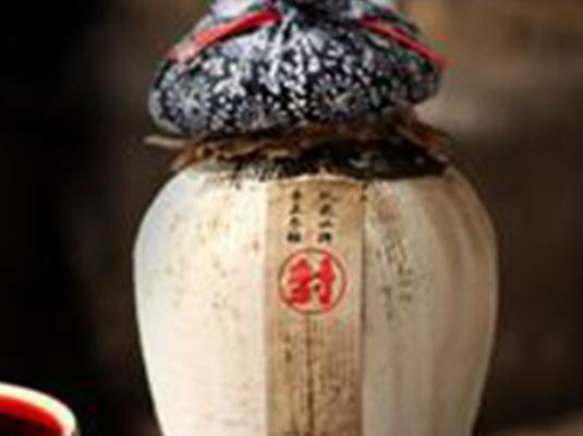 中國十大黃酒排行榜,古越龍山遠銷海外、會稽山口感純正 中國十大黃酒排行榜,古越龍山遠銷海外、會稽山口感純正