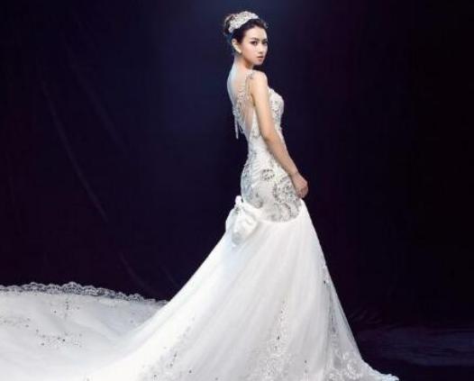 十大婚紗品牌排行榜,王薇薇款式簡(jiǎn)潔流暢、普洛諾維斯以優(yōu)雅聞名 十大婚紗品牌排行榜,王薇薇款式簡(jiǎn)潔流暢、普洛諾維斯以優(yōu)雅聞名