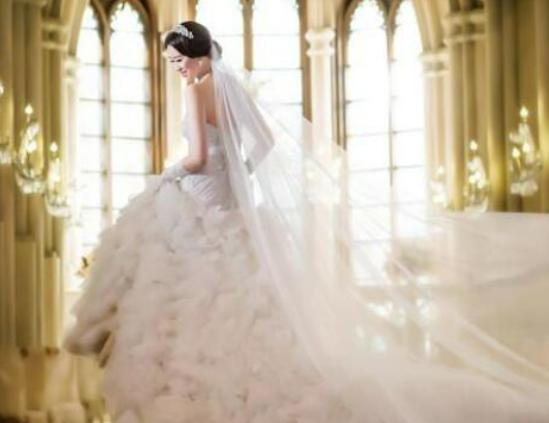 十大婚紗品牌排行榜,王薇薇款式簡(jiǎn)潔流暢、普洛諾維斯以優(yōu)雅聞名 十大婚紗品牌排行榜,王薇薇款式簡(jiǎn)潔流暢、普洛諾維斯以優(yōu)雅聞名