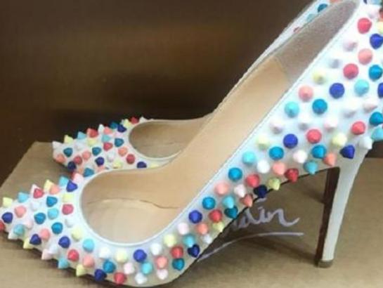 ����ʮ���ݳ�ŮЬƷ��������Manolo Blahnik��Jimmy Choo�����˰V��