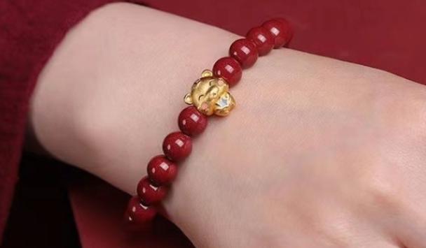 朱砂越戴越黑是什么原因 朱砂越戴越暗好不好 朱砂越戴越黑是什么原因 朱砂越戴越暗好不好