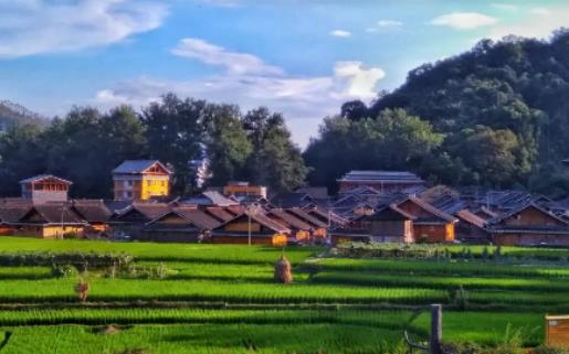 4月份適不適合去貴州旅游?4月份去貴州需要備什么 4月份適不適合去貴州旅游?4月份去貴州需要備什么