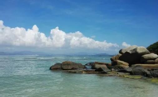 三亞什么時候可以下水游泳?三亞5月份去玩合適嗎 三亞什么時候可以下水游泳?三亞5月份去玩合適嗎