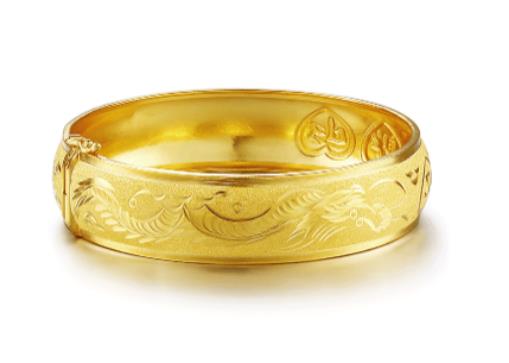 黃金手鐲戴哪個手上最好?黃手鐲戴上多大空間才是正好 黃金手鐲戴哪個手上最好?黃手鐲戴上多大空間才是正好