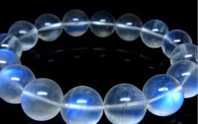 月光石為什么越戴越渾濁 月光石一般在什么價位 月光石為什么越戴越渾濁 月光石一般在什么價位