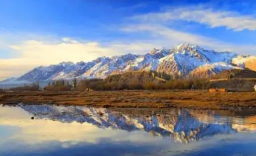 新疆6月初旅游穿什么衣服?6月份去新疆旅游最佳線路 新疆6月初旅游穿什么衣服?6月份去新疆旅游最佳線路