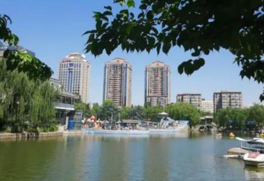 8月份去北京穿什么合適?8月份去北京帶些什么 8月份去北京穿什么合適?8月份去北京帶些什么