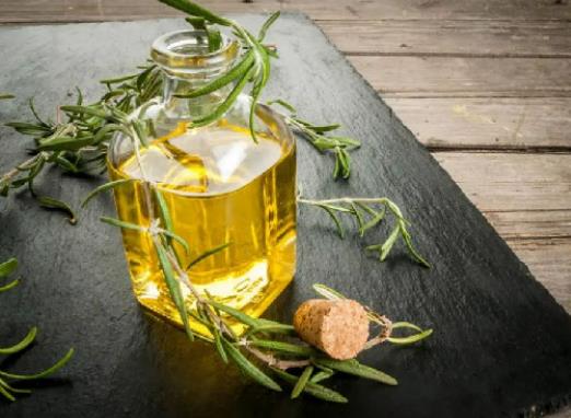 迷迭香精油一次用多少?迷迭香精油有助于睡眠嗎 迷迭香精油一次用多少?迷迭香精油有助于睡眠嗎