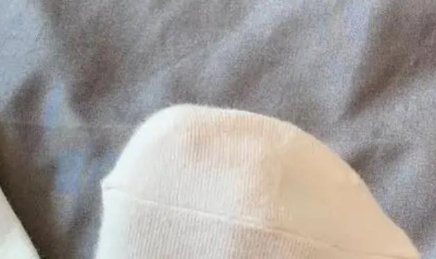 為什么襪子會變黃 襪子變黃是腳氣嗎 為什么襪子會變黃 襪子變黃是腳氣嗎