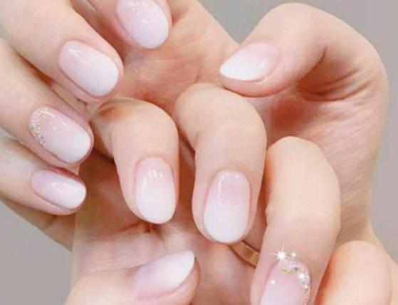 卸掉美甲需要注意什么?卸甲后怎樣保養指甲 卸掉美甲需要注意什么?卸甲后怎樣保養指甲