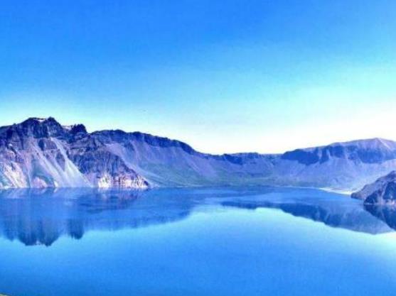 長白山和天山天池哪個好玩?去長白山什么時候最佳 長白山和天山天池哪個好玩?去長白山什么時候最佳