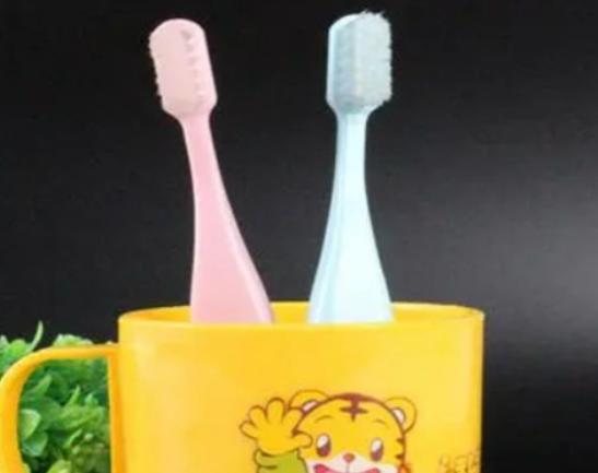 十大兒童牙刷品牌排行榜,獅王兒童牙刷、高露潔兒童牙刷深受消費者好評 十大兒童牙刷品牌排行榜,獅王兒童牙刷、高露潔兒童牙刷深受消費者好評