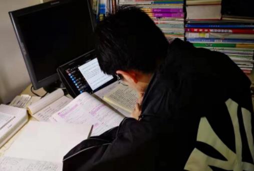 ���Ў��·ݷź��َ��·��_�W�����к��َ��µ�����