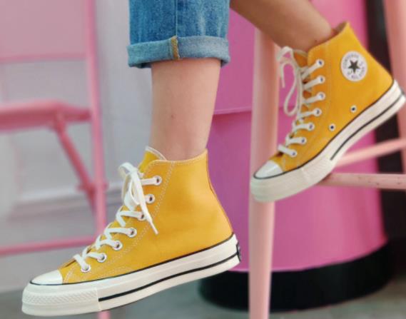 匡威帆布鞋什么檔次(質量、價格等)